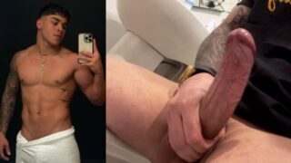 Jlexis demuestra que tiene el bicho grande mientras se masturba