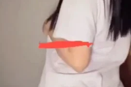Mili Rangel presumiendo su cola en redes