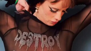 Gala Montes muestra sus grandes tetas
